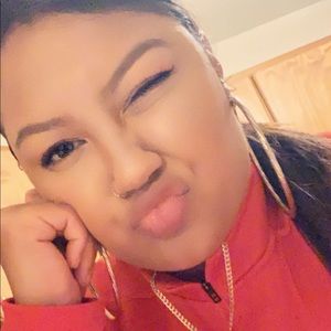 Meet your Posher, Alicia